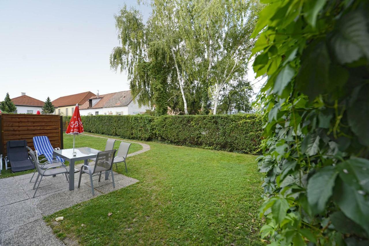 Ferienwohnungen Karoly Mörbisch am See Exteriör bild